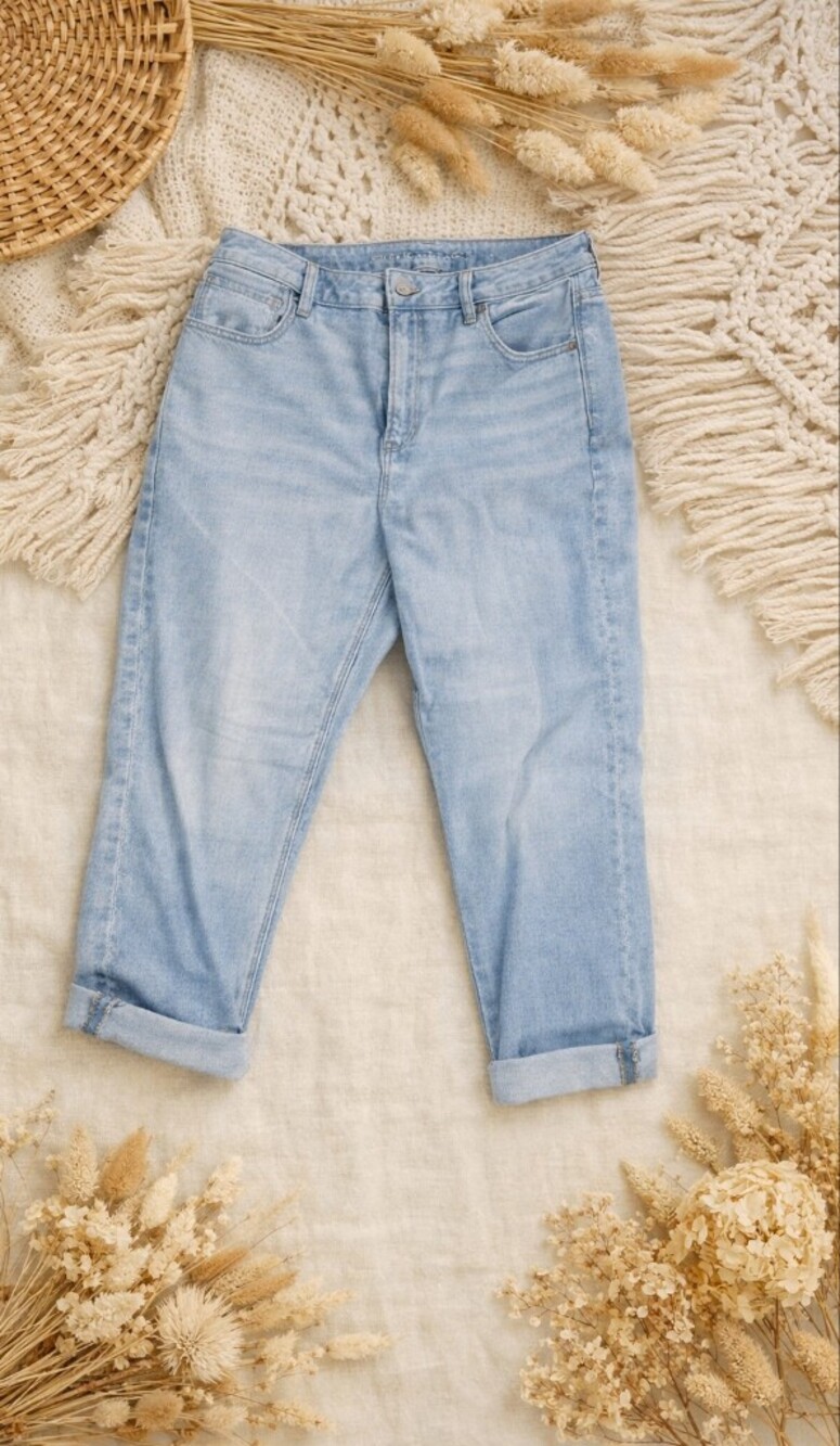 American Eagle Light Blue Women's Jeans - Classic Slim Fit